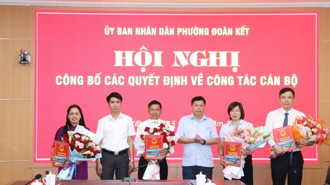 Hội nghị công bố các Quyết định về công tác cán bộ.
