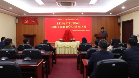 Lễ đặt tượng chân dung Chủ tịch Hồ Chí Minh