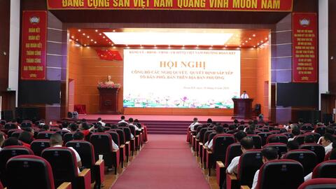 Phường Đoàn Kết công bố các Nghị quyết, Quyết định về sắp xếp tổ dân phố, bản