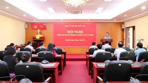 Công bố quyết định về công tác cán bộ
