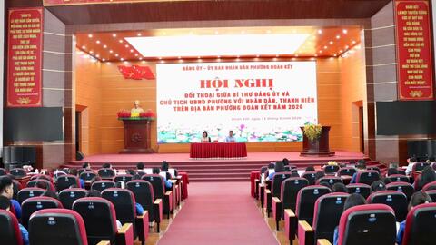 Đối thoại giữa người đứng đầu cấp ủy, chính quyền với Nhân dân và thanh niên phường Đoàn Kết