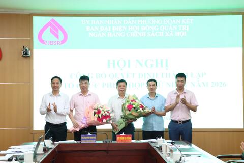 Đoàn Kết công bố Quyết định thành lập Ban đại diện Hội đồng quản trị Ngân hàng Chính sách xã hội phường