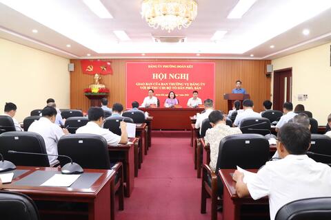 Hội nghị giao ban của Ban Thường vụ Đảng ủy với các đồng chí Bí thư chi bộ tổ dân phố, bản.