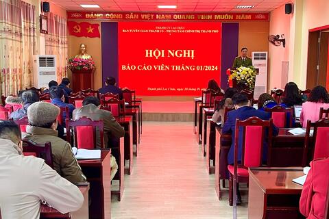 Hội nghị Báo cáo viên thành phố Lai Châu tháng 01, năm 2024