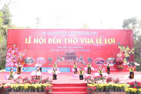 <a href="/tin-tuc-su-kien/du-lich" title="Du lịch" rel="dofollow">DU LỊCH</a>