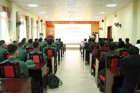 Phường Đoàn Kết gặp mặt công dân lên đường thực hiện nghĩa vụ quân sự, nghĩa vụ công an nhân dân năm 2026