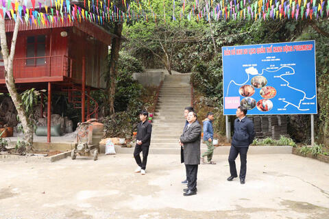 Kiểm tra tại quần thể hang động Pu Sam Cáp