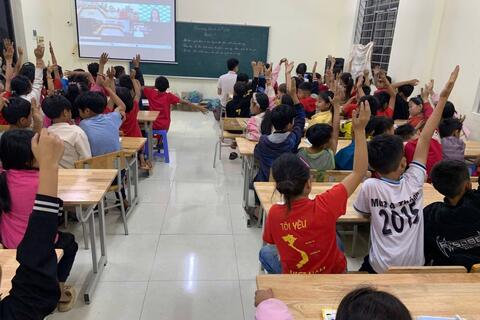 Tổng kết lớp dạy học tiếng Anh nền tảng Basic cho học sinh Trường PTDTBT Tiểu học Lản Nhì Thàng.