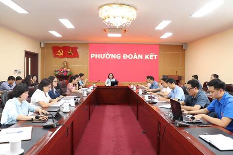 Phường Đoàn Kết tham dự Hội nghị toàn quốc sơ kết 1 năm 6 tháng triển khai thực hiện Nghị quyết số 57-NQ/TW.