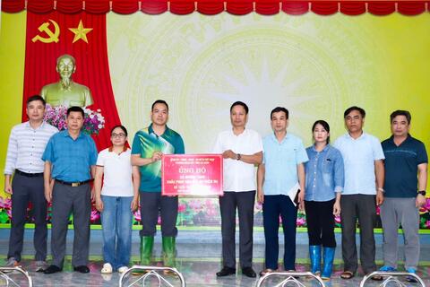 Phường Đoàn Kết hướng về xã Mường Than, chia sẻ khó khăn với Nhân dân vùng lũ
