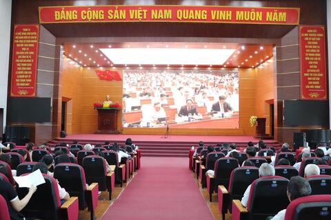 Phường Đoàn Kết tham dự Hội nghị toàn quốc nghiên cứu, học tập, quán triệt các nghị quyết, chỉ thị của Bộ Chính trị.
